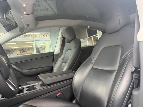 Used 2021 Tesla Model Y Long Range AWD/4WD image 18