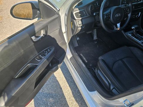 Used 2016 Kia Optima LX FWD image 5