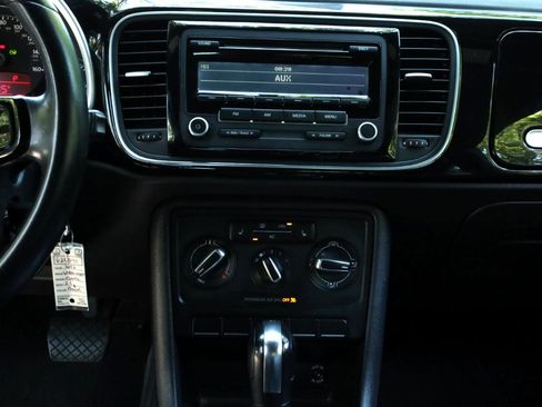 Used 2012 Volkswagen Beetle 2.5 image 25