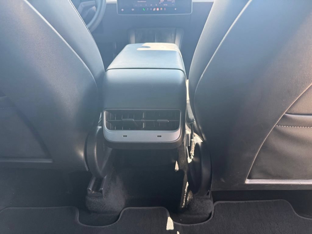 Used 2023 Tesla Model Y Long Range AWD/4WD image 18