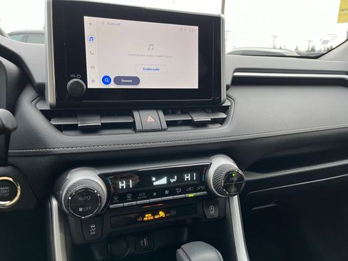 Used 2025 Toyota RAV4 XLE image 21