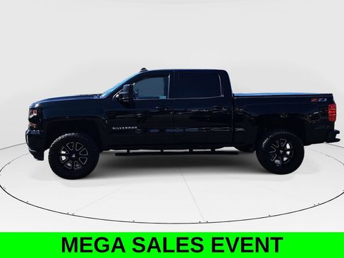 Used 2018 Chevrolet Silverado 1500 LT w/ All Star Edition AWD/4WD image 6