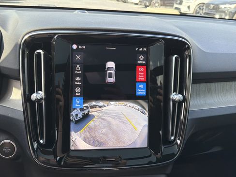 Certified 2023 Volvo XC40 B4 Plus w/ Driver Assist Package image 25