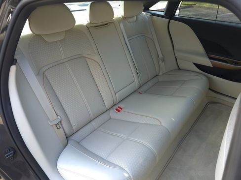 Used 2022 Lucid Air Grand Touring image 17