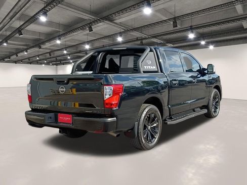 Used 2024 Nissan Titan SV RWD image 16