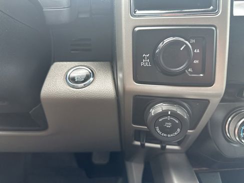 Used 2018 Ford F150 Lariat w/ Equipment Group 502A Luxury AWD/4WD image 27