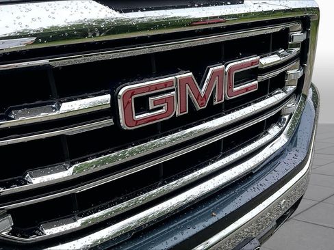 Used 2018 GMC Sierra 1500 SLT w/ SLT Preferred Package AWD/4WD image 32