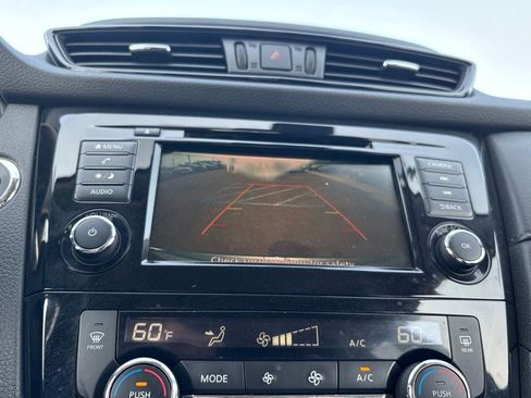 Used 2020 Nissan Rogue SV AWD/4WD image 21