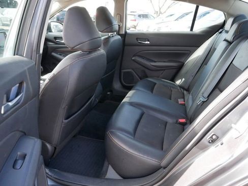 Used 2019 Nissan Altima 2.5 SR FWD image 17