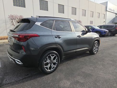Used 2022 Kia Seltos EX image 8