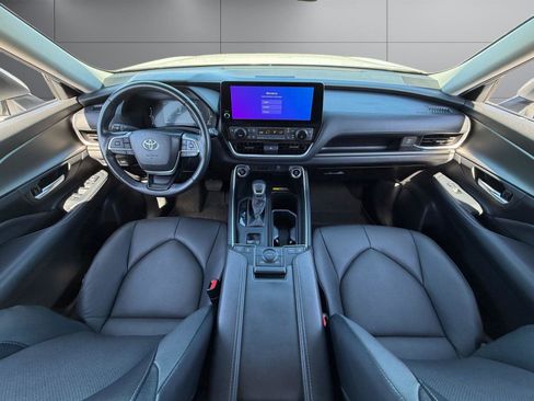 Used 2024 Toyota Grand Highlander XLE image 11