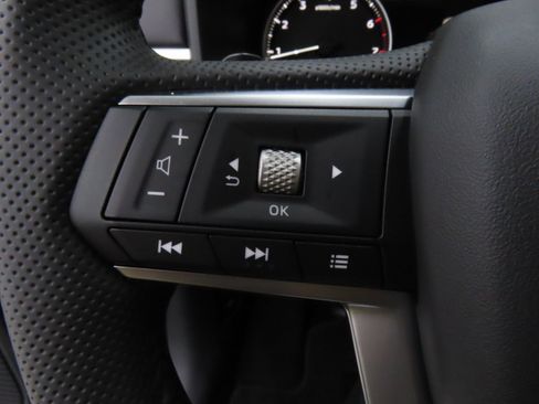 New 2025 Mitsubishi Outlander SE image 12