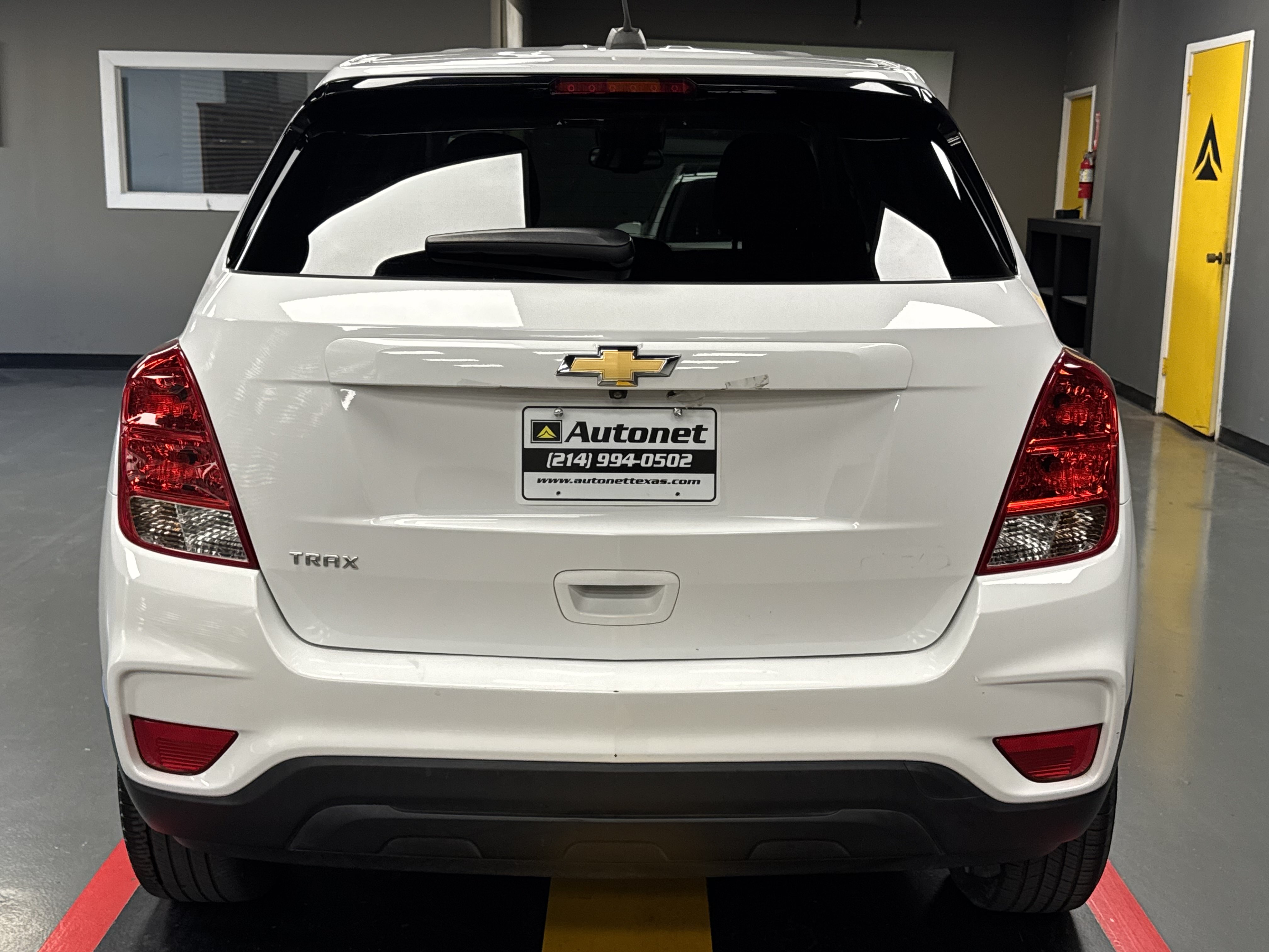 Used 2020 Chevrolet Trax LS w/ Tint and Cruise Package FWD image 5