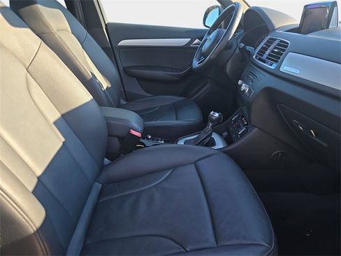 Used 2017 Audi Q3 2.0T Premium image 12