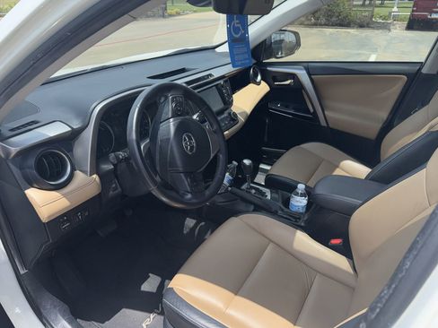 Used 2017 Toyota RAV4 Limited AWD/4WD image 3