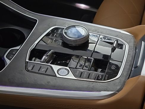 Certified 2023 BMW X7 xDrive40i w/ Executive Package image 22