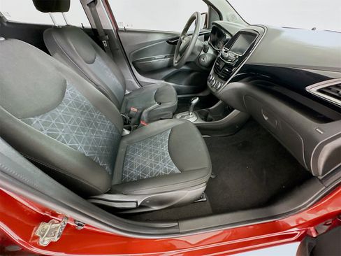 Used 2022 Chevrolet Spark LT image 27
