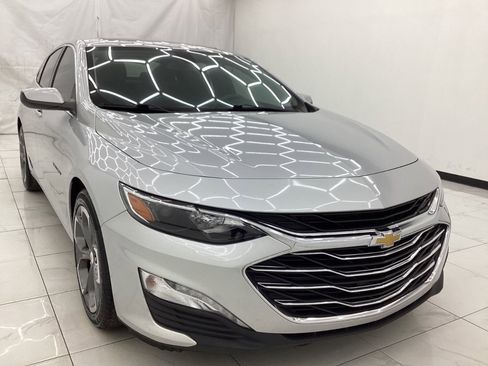 Used 2022 Chevrolet Malibu LT image 3