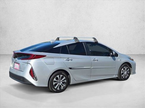 Used 2022 Toyota Prius Prime XLE FWD image 5