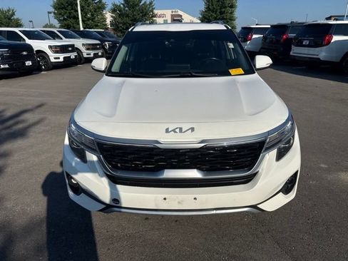 Used 2022 Kia Seltos EX AWD/4WD image 2