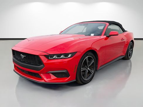 Used 2024 Ford Mustang Convertible RWD image 7