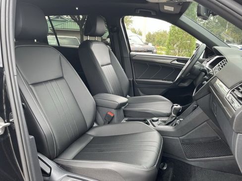 Certified 2024 Volkswagen Tiguan SE R-Line image 19