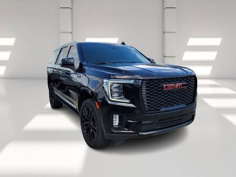 Used 2021 GMC Yukon Denali w/ Denali Ultimate Package AWD/4WD image 3