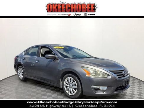 Used 2015 Nissan Altima 2.5 S w/ Power Driver Seat Package FWD image 1