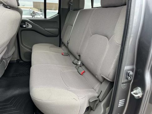 Used 2016 Nissan Frontier SV w/ SV Value Truck Package AWD/4WD image 17