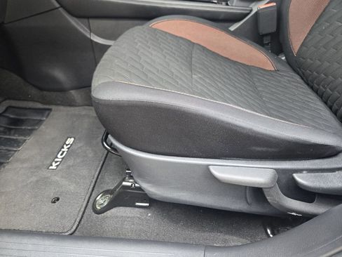 Used 2022 Nissan Kicks SR w/ Interior Electronics Package image 24