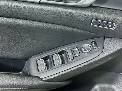 Used 2019 Honda Accord Touring image 15