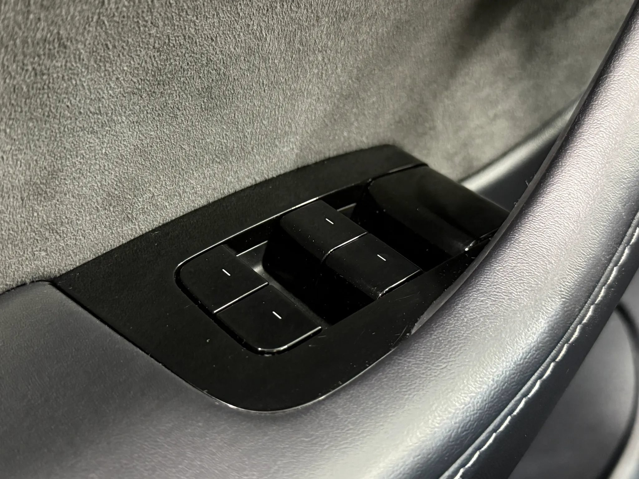 Used 2020 Tesla Model Y Long Range AWD/4WD image 25