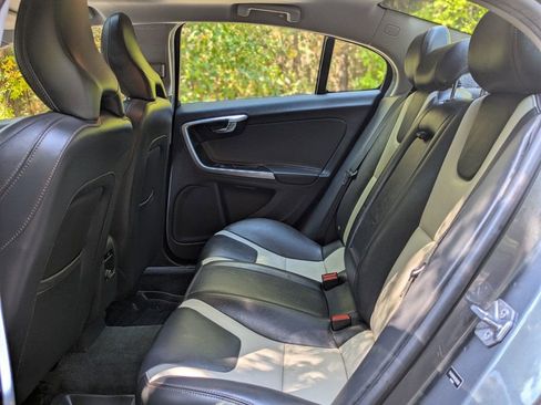 Used 2017 Volvo S60 T5 Cross Country Platinum image 17