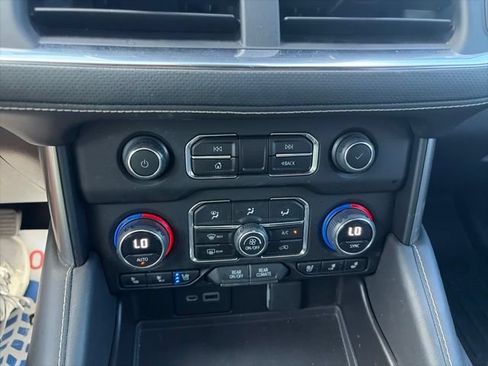 Used 2023 Chevrolet Tahoe Premier AWD/4WD image 23