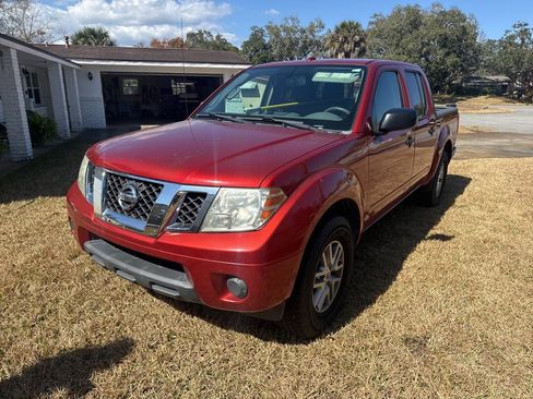 Used 2016 Nissan Frontier SV image 2