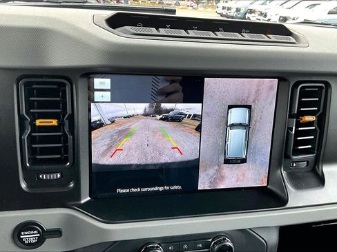 Used 2023 Ford Bronco Badlands image 20