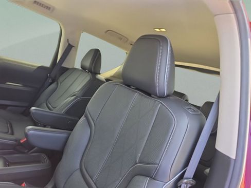 Used 2025 INFINITI QX80 Sensory AWD/4WD image 24