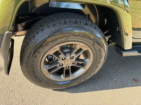 Used 2016 Jeep Wrangler Unlimited Sahara image 15