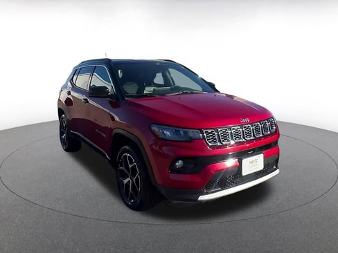 Used 2025 Jeep Compass Limited image 3
