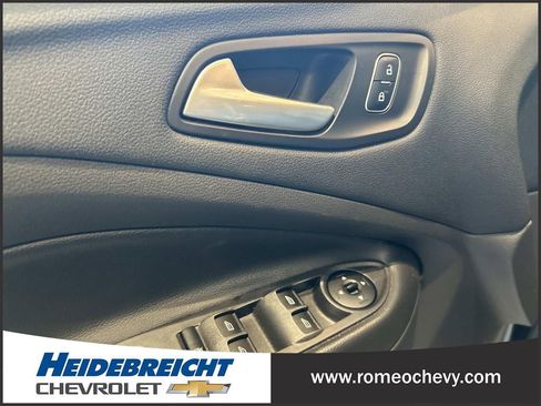 Used 2018 Ford Escape SE w/ SE Sync 3 Package FWD image 11