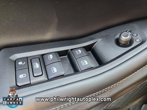 Used 2025 Jeep Grand Cherokee Altitude RWD image 28