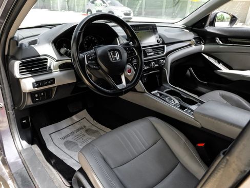 Used 2018 Honda Accord Touring image 22