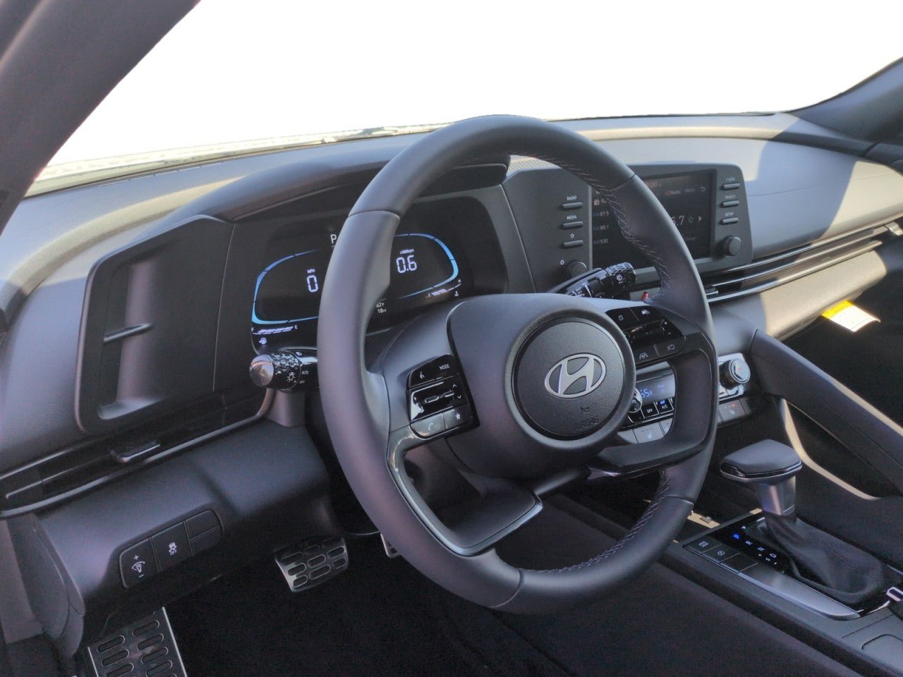 New 2026 Hyundai Elantra SEL Sport FWD image 15
