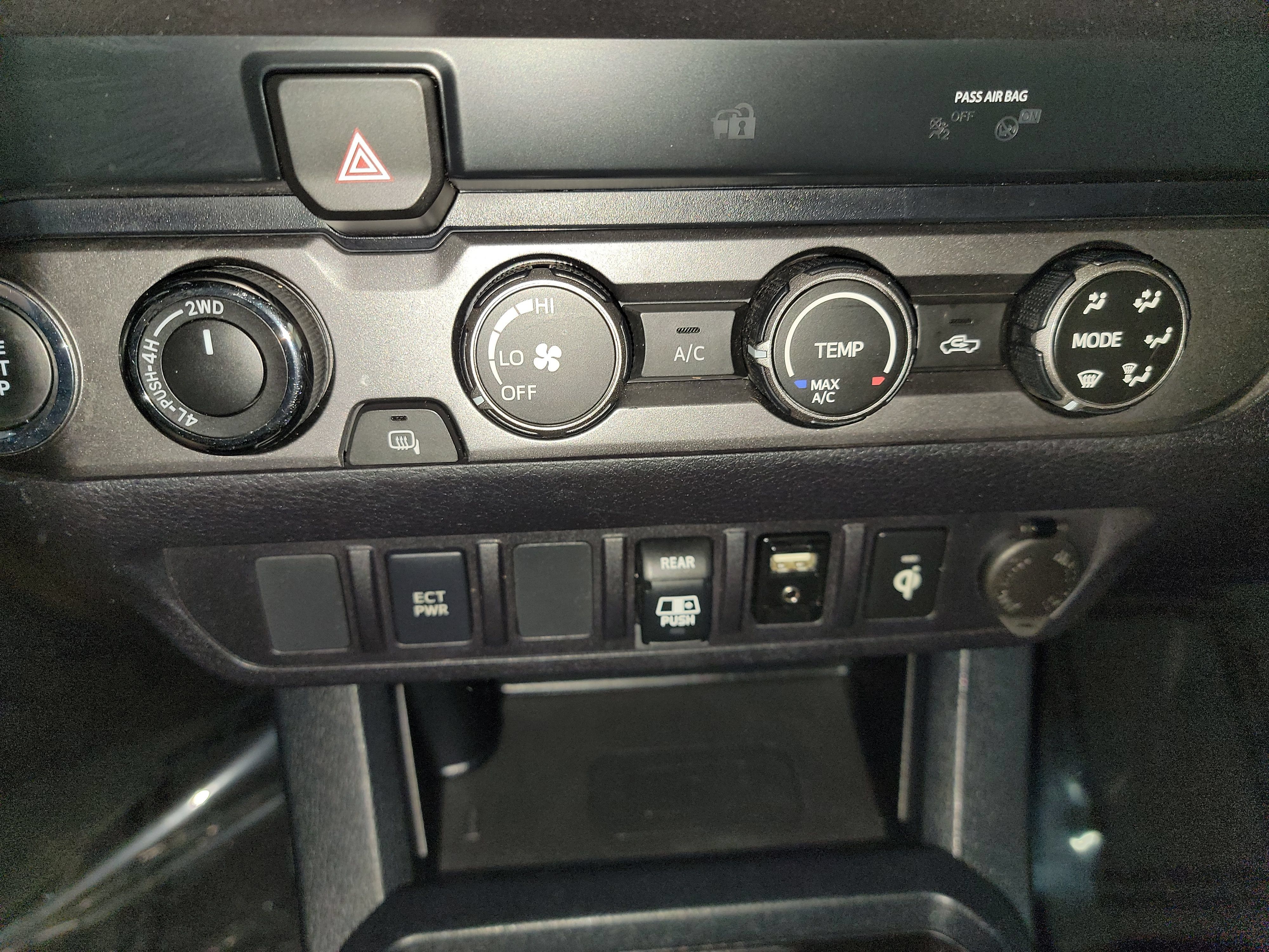 Used 2019 Toyota Tacoma TRD Sport AWD/4WD image 21