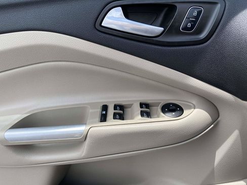 Certified 2017 Ford Escape SE FWD image 17