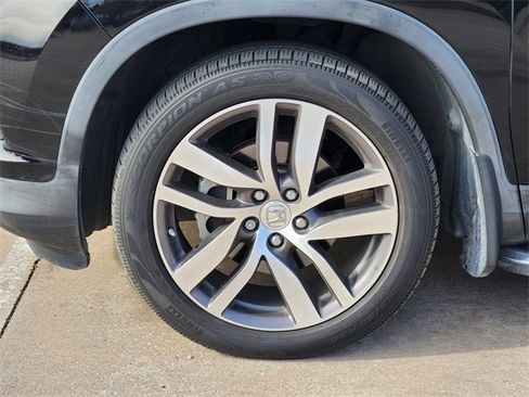 Used 2016 Honda Pilot Touring image 12