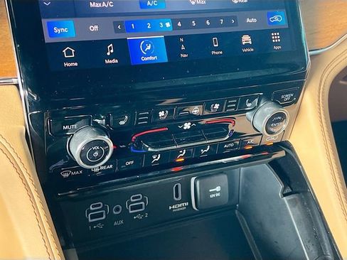 Used 2024 Jeep Grand Cherokee L Summit image 23