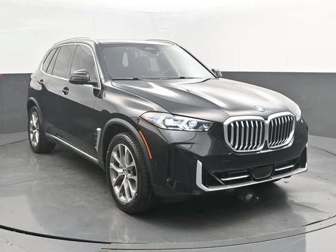 Certified 2025 BMW X5 sDrive40i w/ Climate Comfort Package RWD image 9
