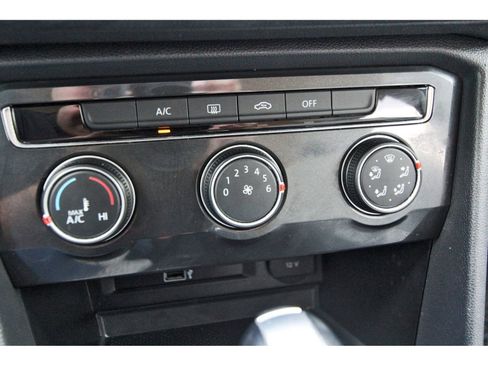 Used 2018 Volkswagen Tiguan S image 26