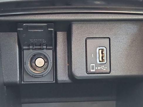 Used 2018 Honda Accord Touring image 32